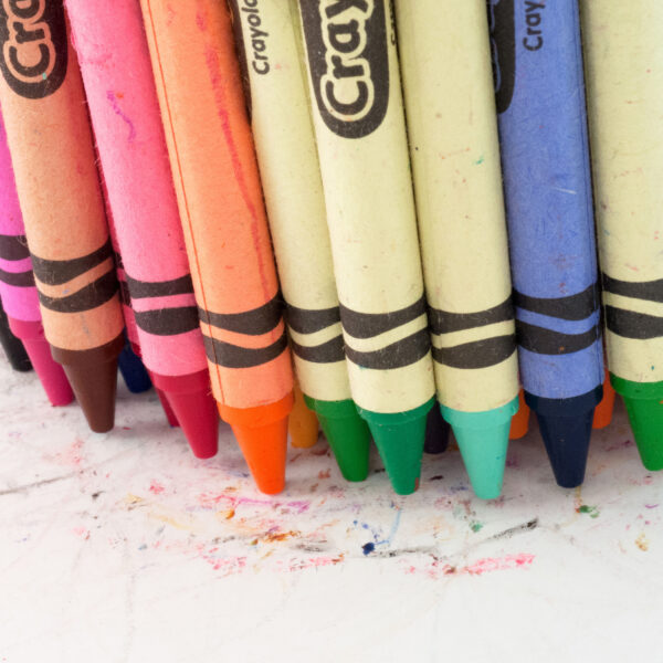 ERSBIN3024-12_3.jpg Crayons, Regular Size, 24 Colors Per Box, 12 Boxes