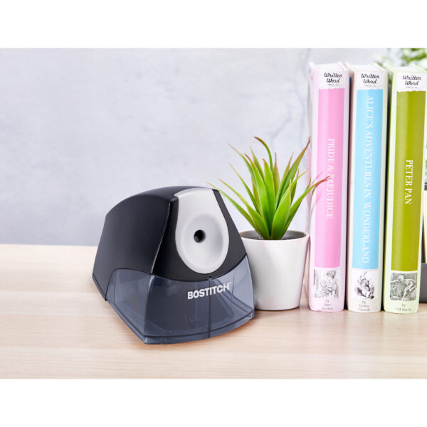 EPS4-BLACK_Enhanced_220111 Bostitch Personal Electric Sharpener Black
