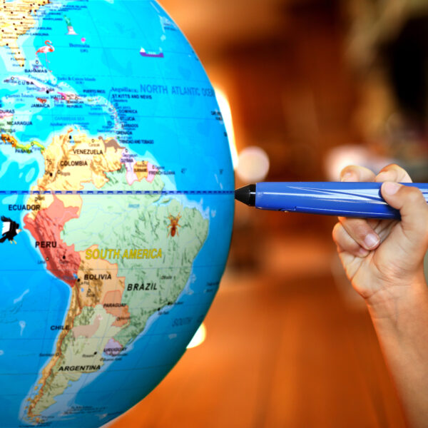 ERSEI-8888_1.jpg GeoSafari Jr. Talking Globe