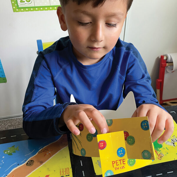 Pete the Cat Crowns, Pack of 30