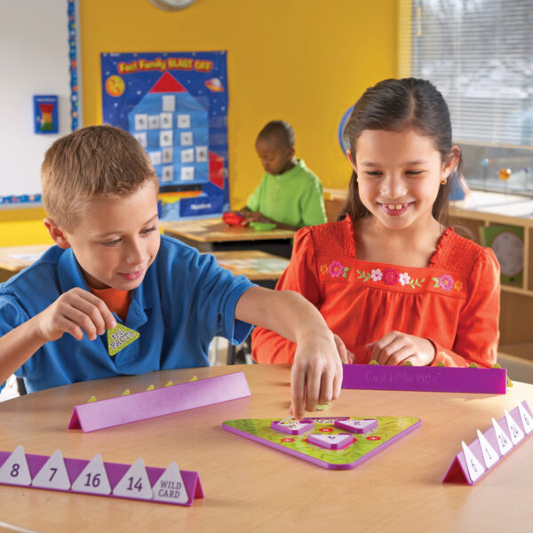 ERSLER3039_3.jpg Tri-FACTa Multiplication & Division Game