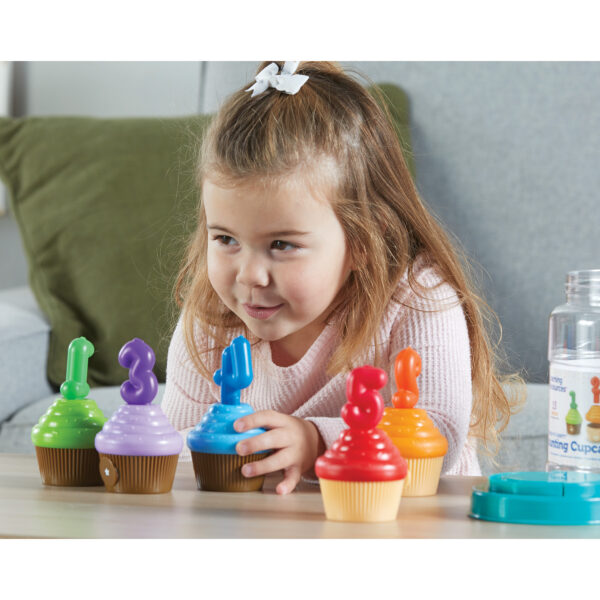 ERSLER6724_3.jpg Snap-n-Learn Counting Cupcakes