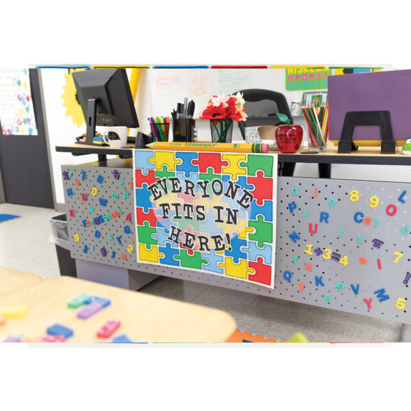 Coated Poster Board, Green, 22" x 28", 25 Sheets